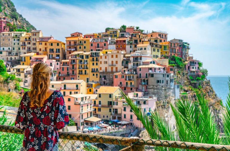 מפירנצה: טיול יום בצ'ינקווה טרה (Cinque Terre) ופיזה credit to getyourguide.com