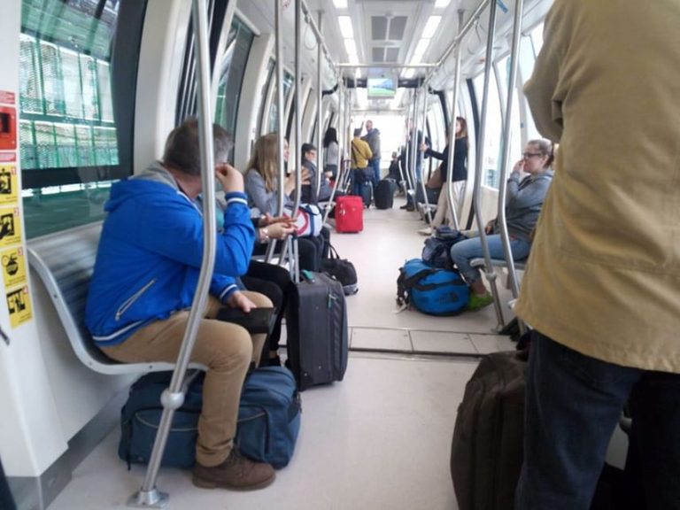 כרטיסים לרכבת החשמלית משדה התעופה של פיזה לתחנה המרכזית credit to getyourguide.com
